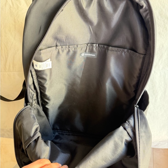 lululemon Everywhere 22L Black Backpack - Picture 12 of 13